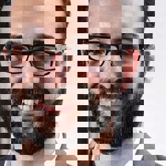 Dr Peiman Hosseini