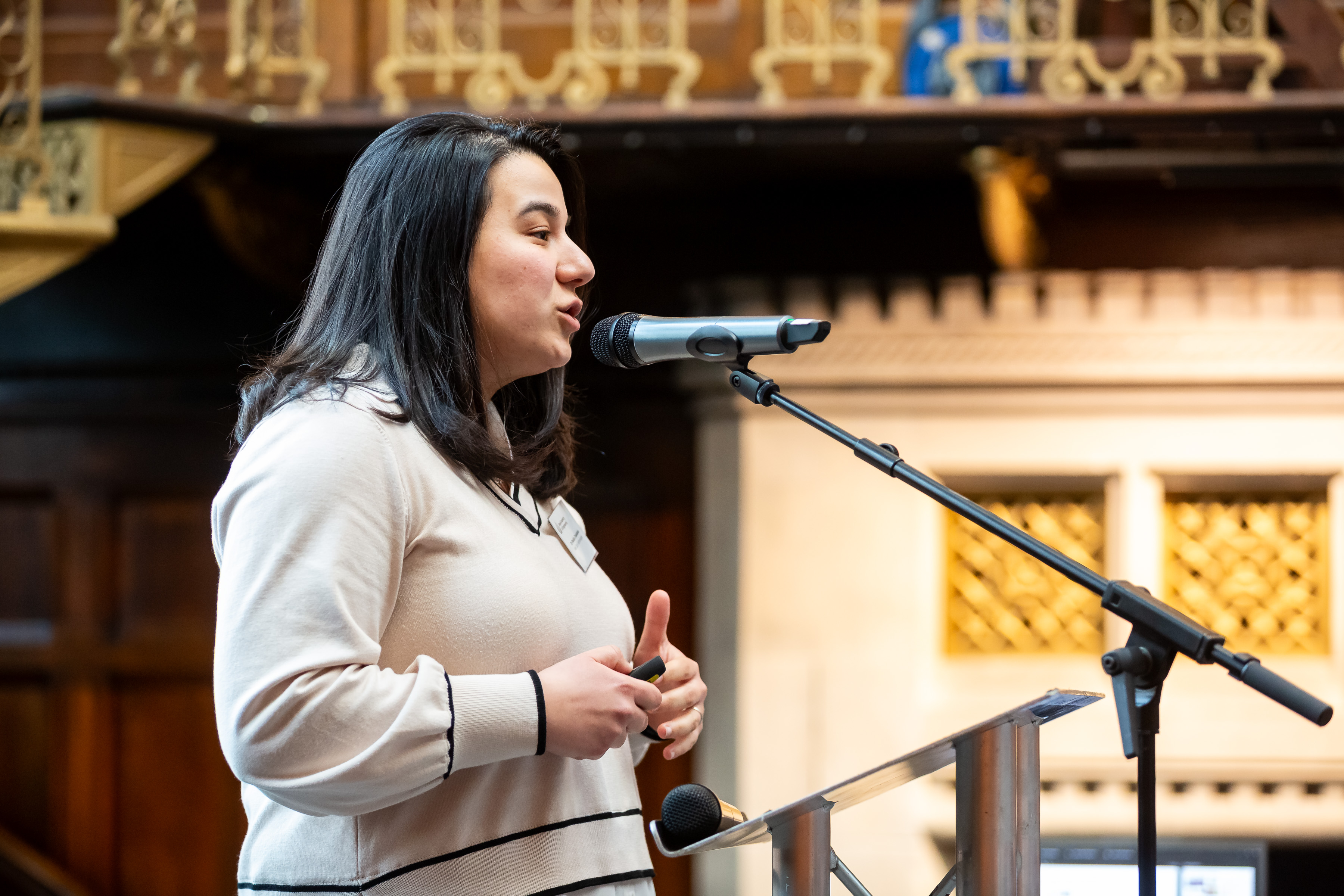 Dr Pavlina Theodosiou, Founder of METzero Technologies, sharing her experience of the Enterprise Hub