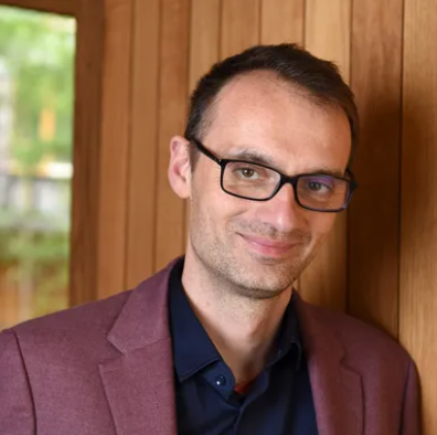 Headshot of Jarek Rzepecki, CEO, Monumo
